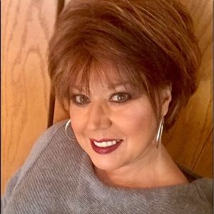 Meet your Posher, Christine